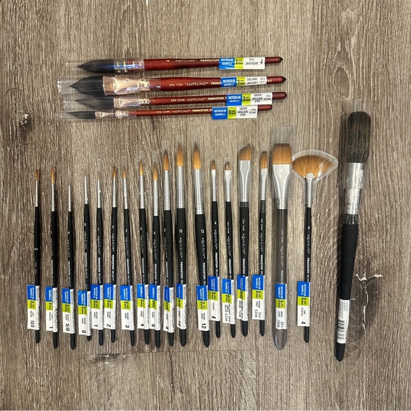 42 Holbein HWC Holbein Watercolor Paints with Paintbrushes + Watercolor Pads - Picture 6 of 12